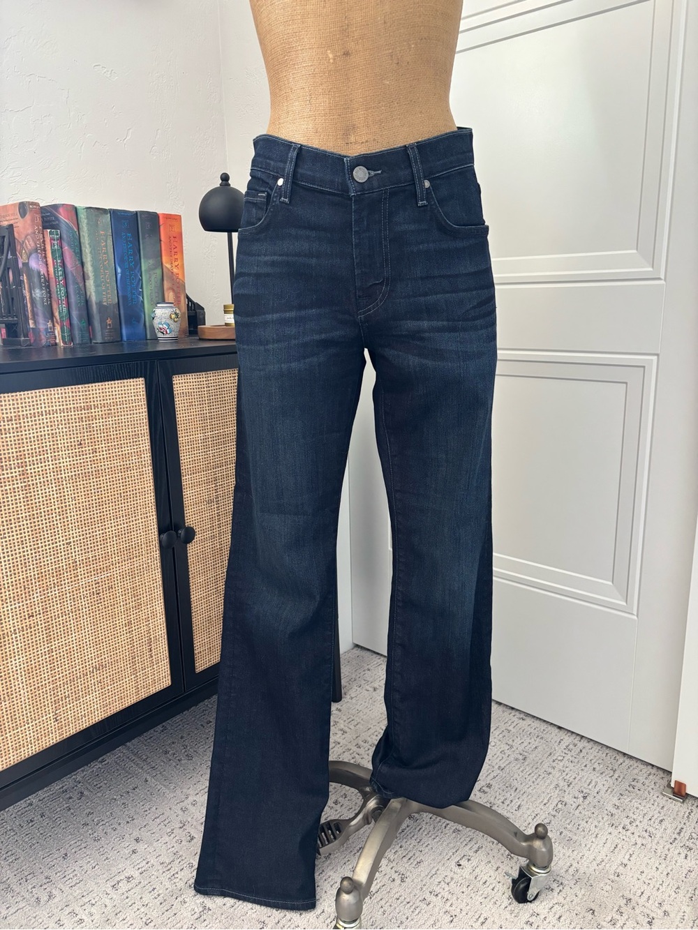 7 For All Mankind Women’s Dark Indigo Straight Jeans - Picture 2 of 13